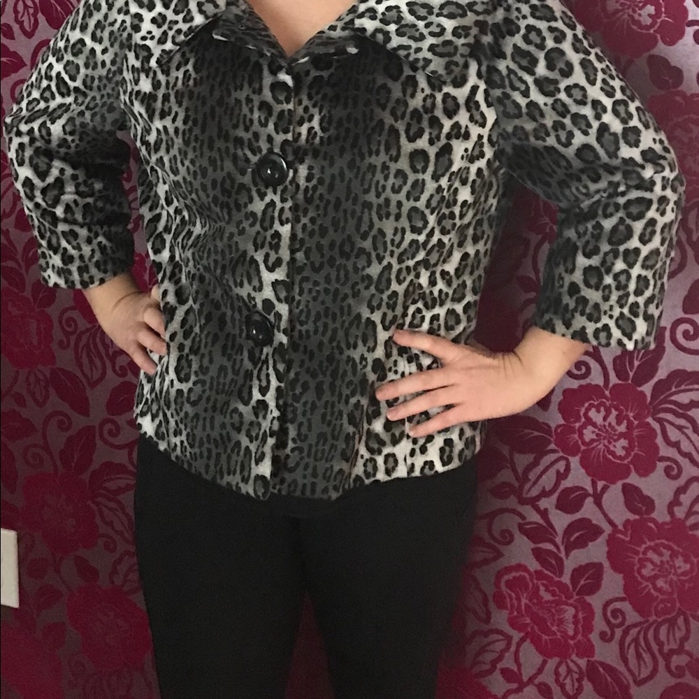 Short, faux fur fun jacket!!